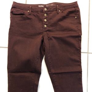 NWOT Mossimo Burgundy Mid-Rise Skinny Jeans